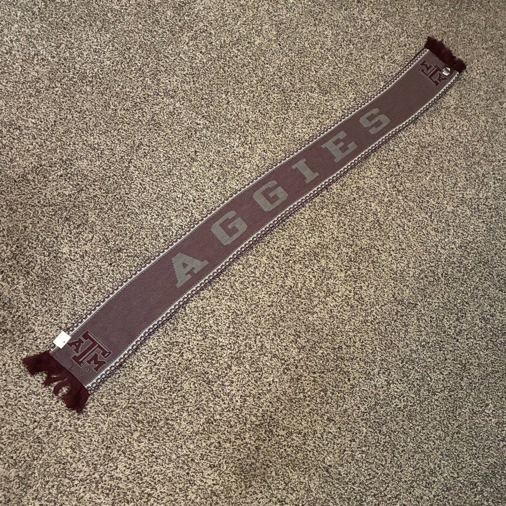 Texas A&M Adidas Scarf Designer Rectangle Fringe Classic Outdoor Adult NWT - Picture 4 of 4